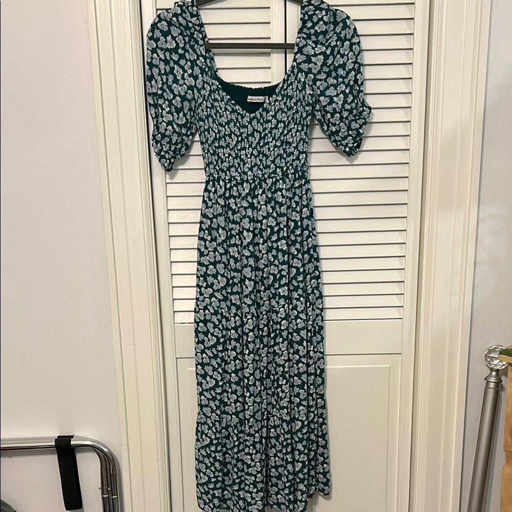 Abercrombie & Fitch Floral Green Dress xs